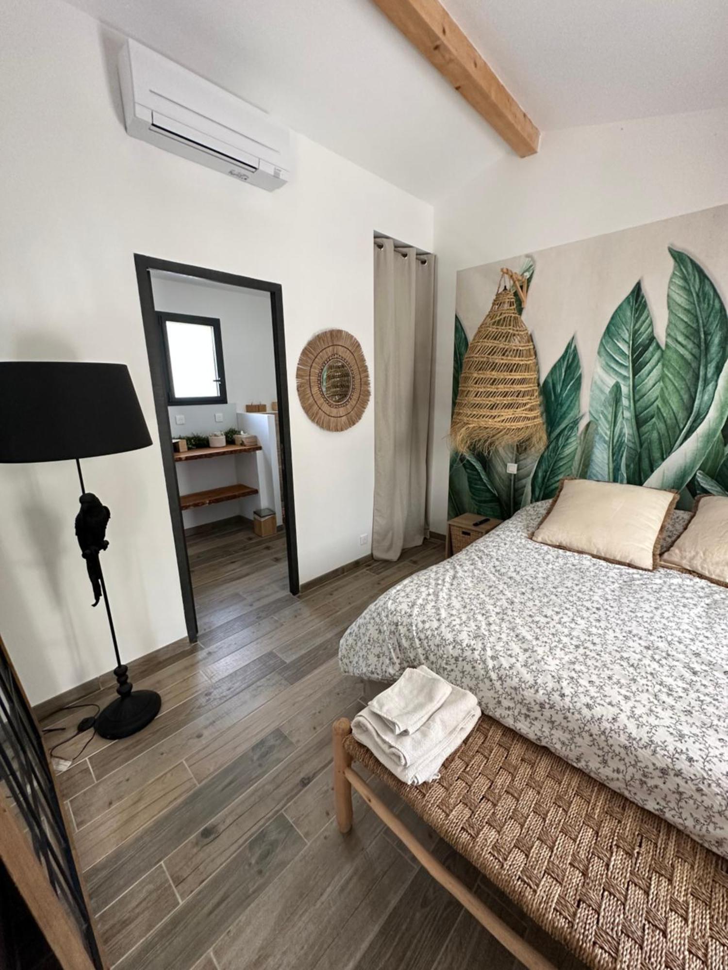 Petit Nid Douillet En Luberon Avec Spa Ansouis Ngoại thất bức ảnh